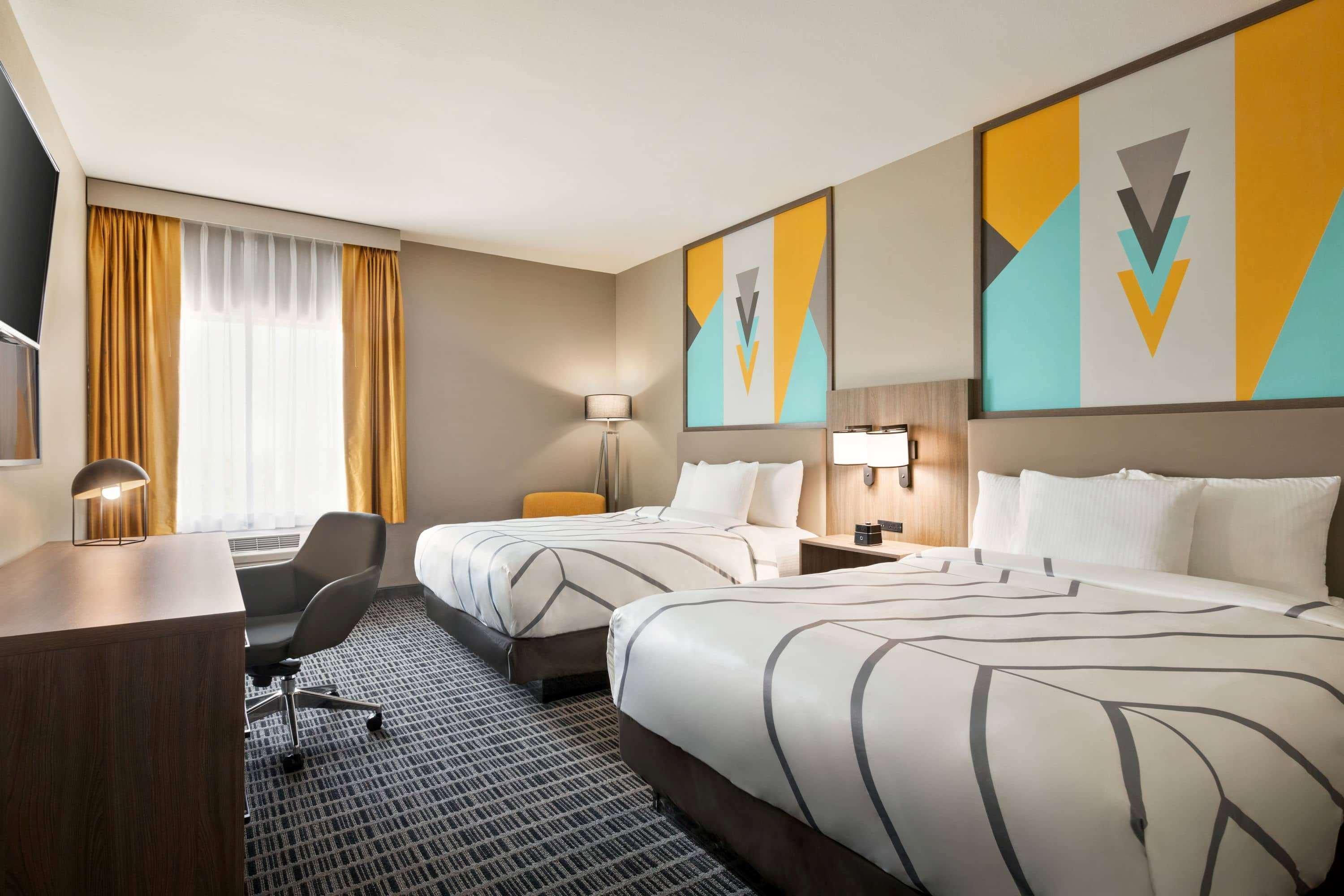 La Quinta By Wyndham Richmond-Sugarland Hotel Exterior photo