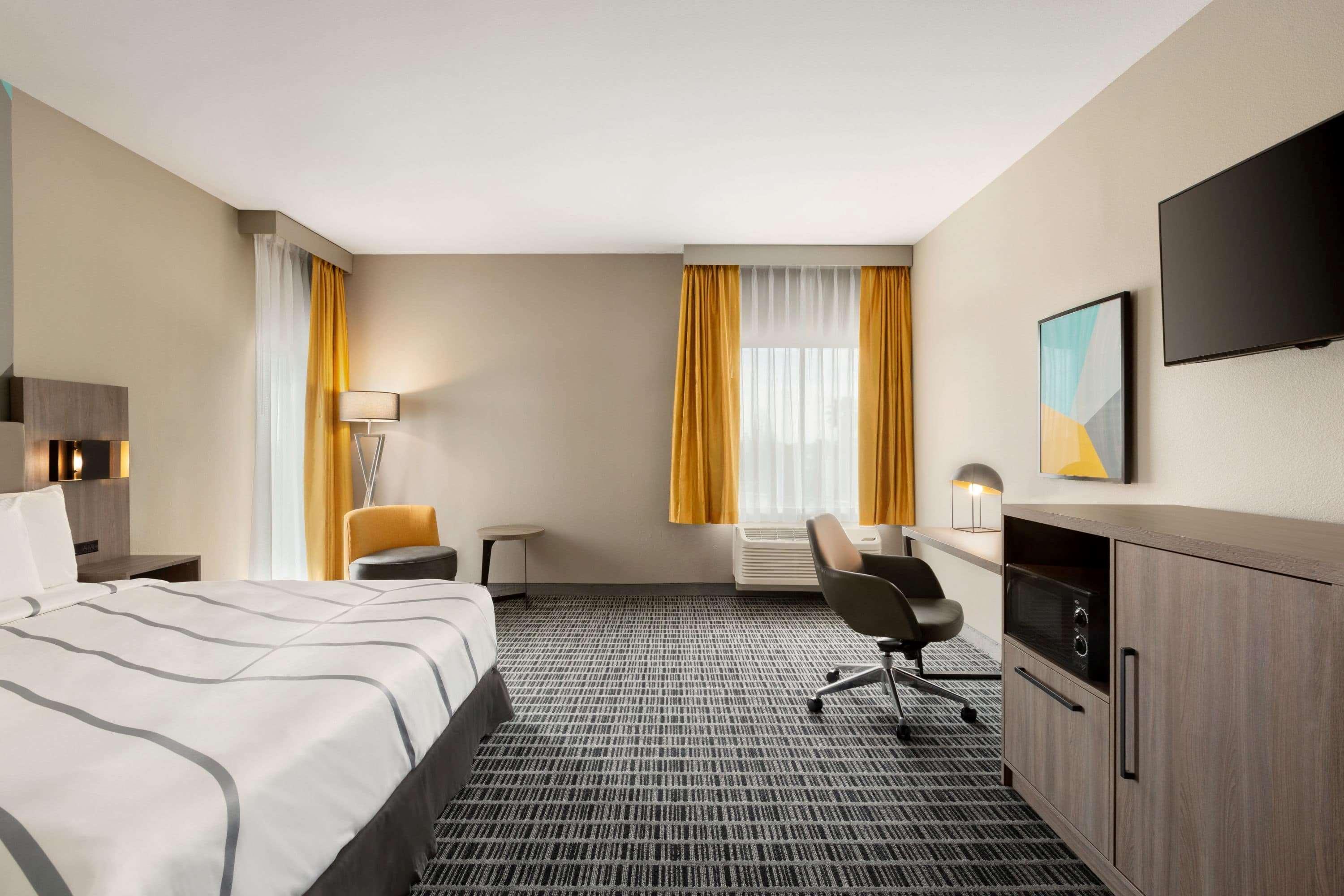 La Quinta By Wyndham Richmond-Sugarland Hotel Exterior photo
