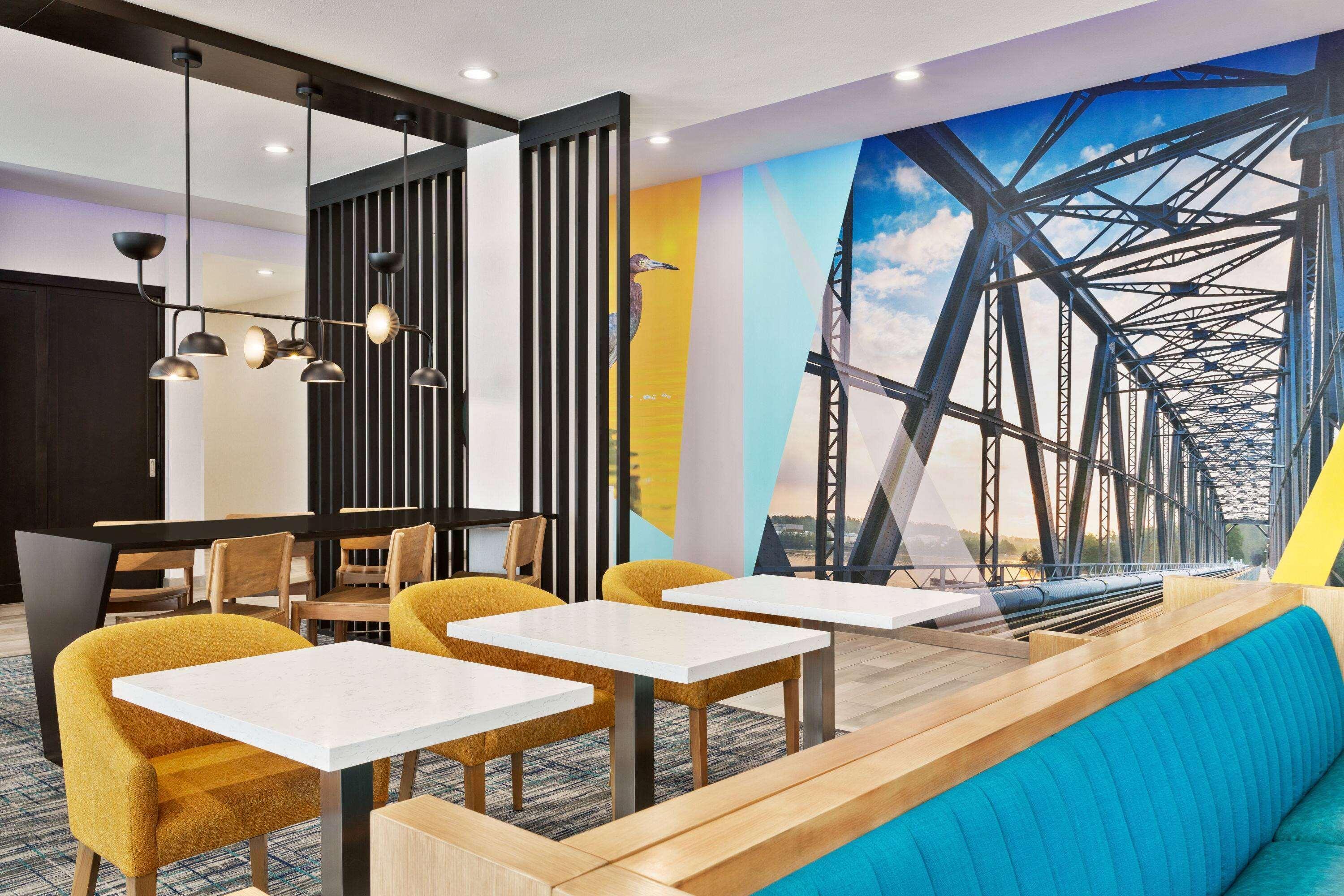 La Quinta By Wyndham Richmond-Sugarland Hotel Exterior photo