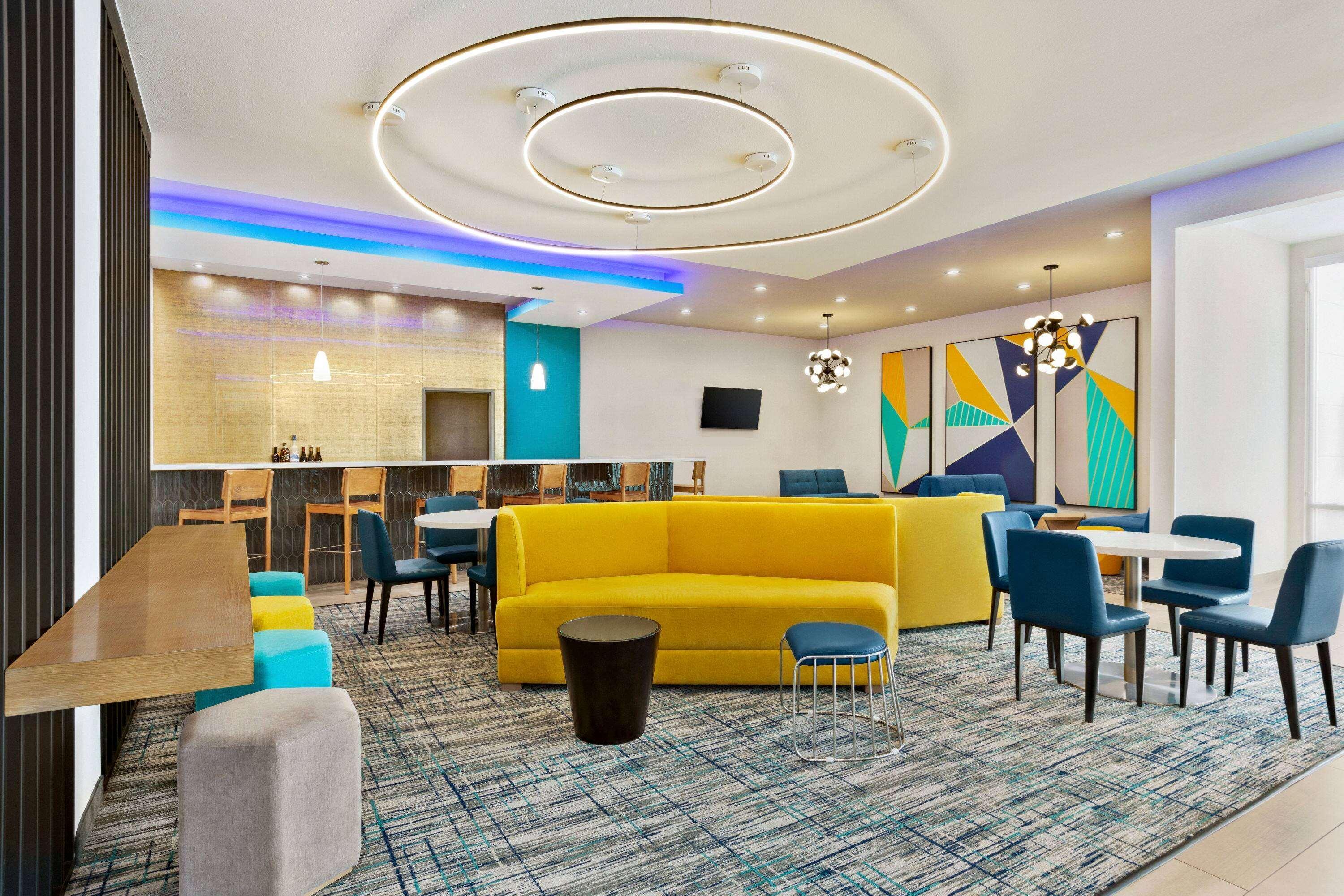 La Quinta By Wyndham Richmond-Sugarland Hotel Exterior photo