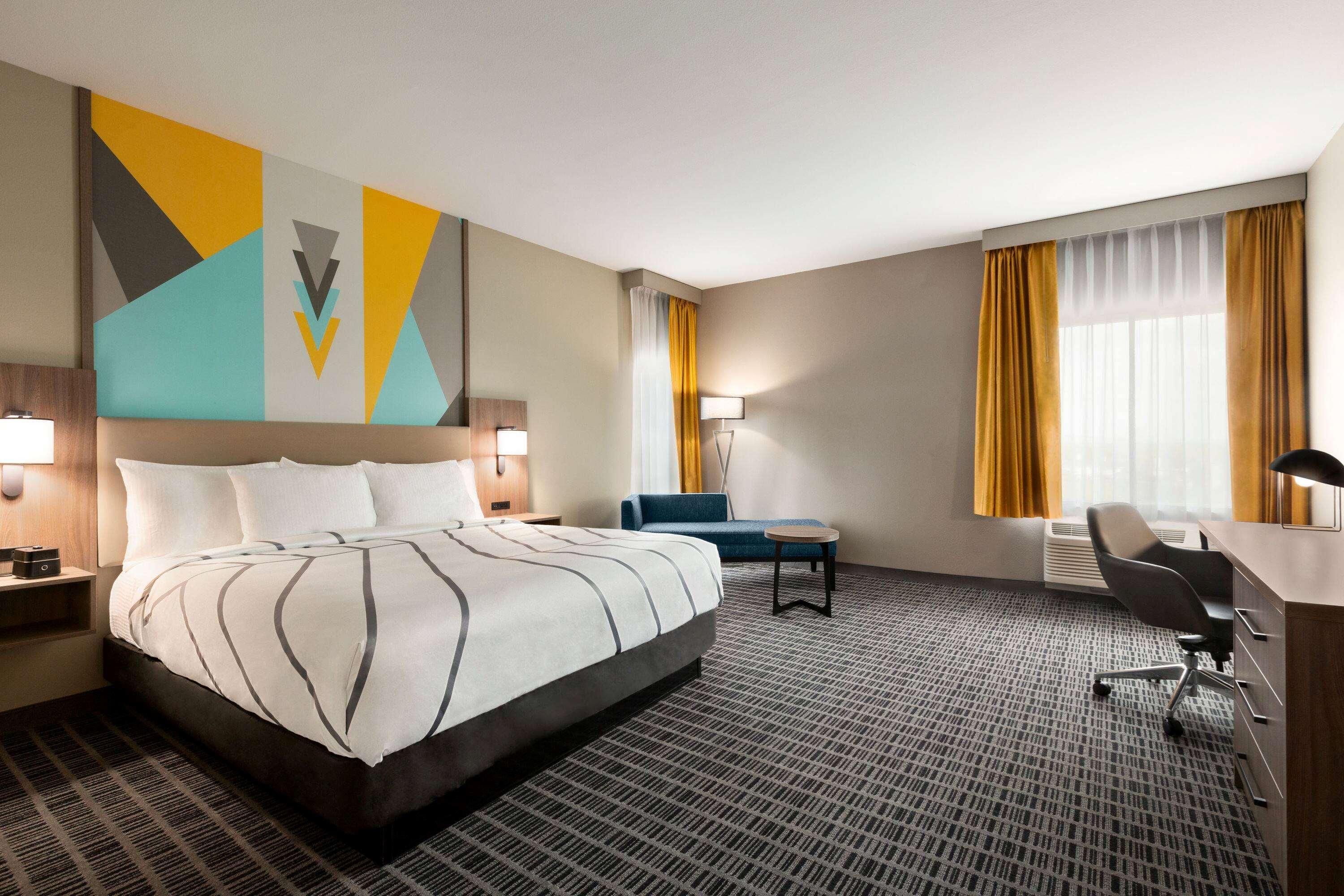 La Quinta By Wyndham Richmond-Sugarland Hotel Exterior photo