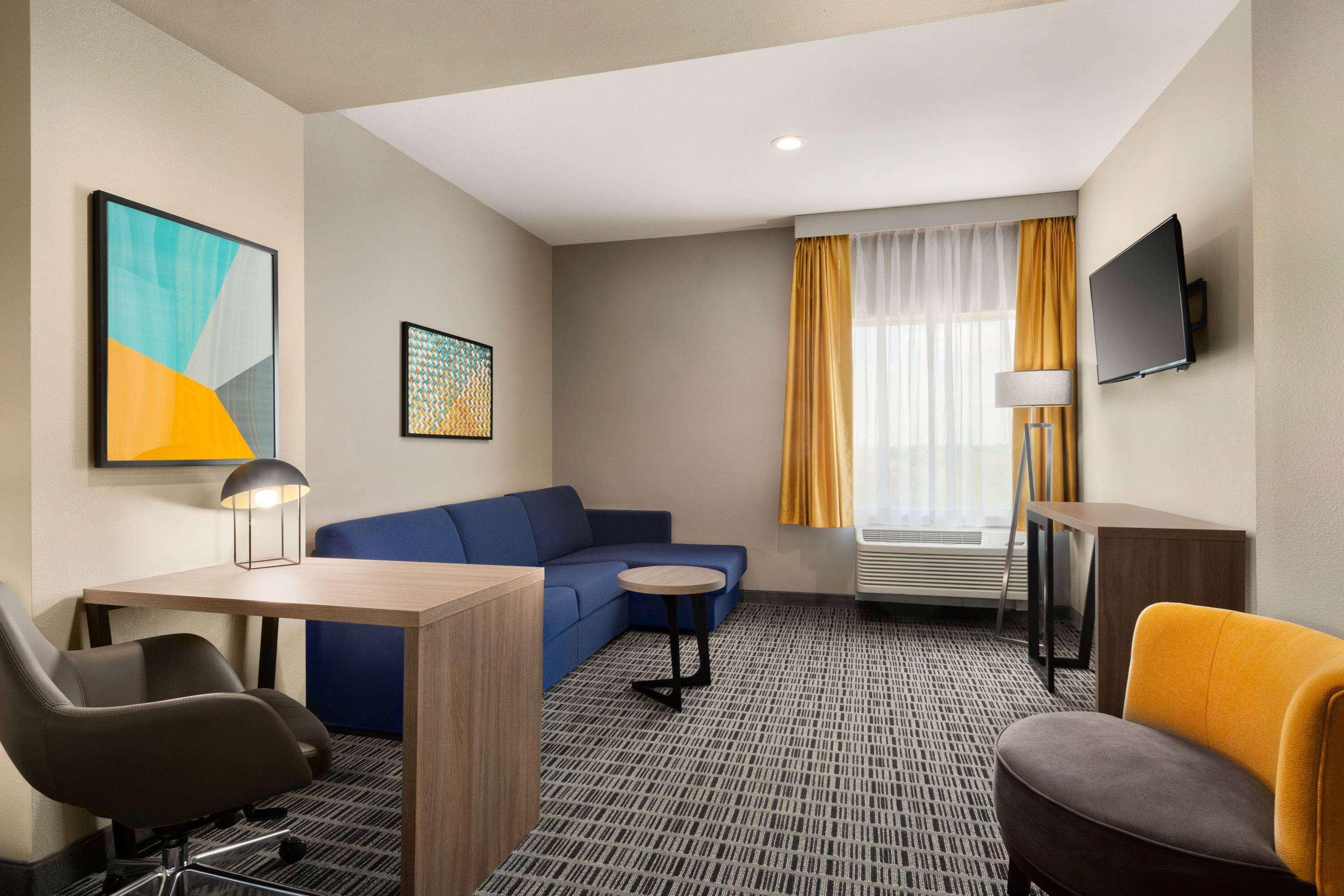 La Quinta By Wyndham Richmond-Sugarland Hotel Exterior photo