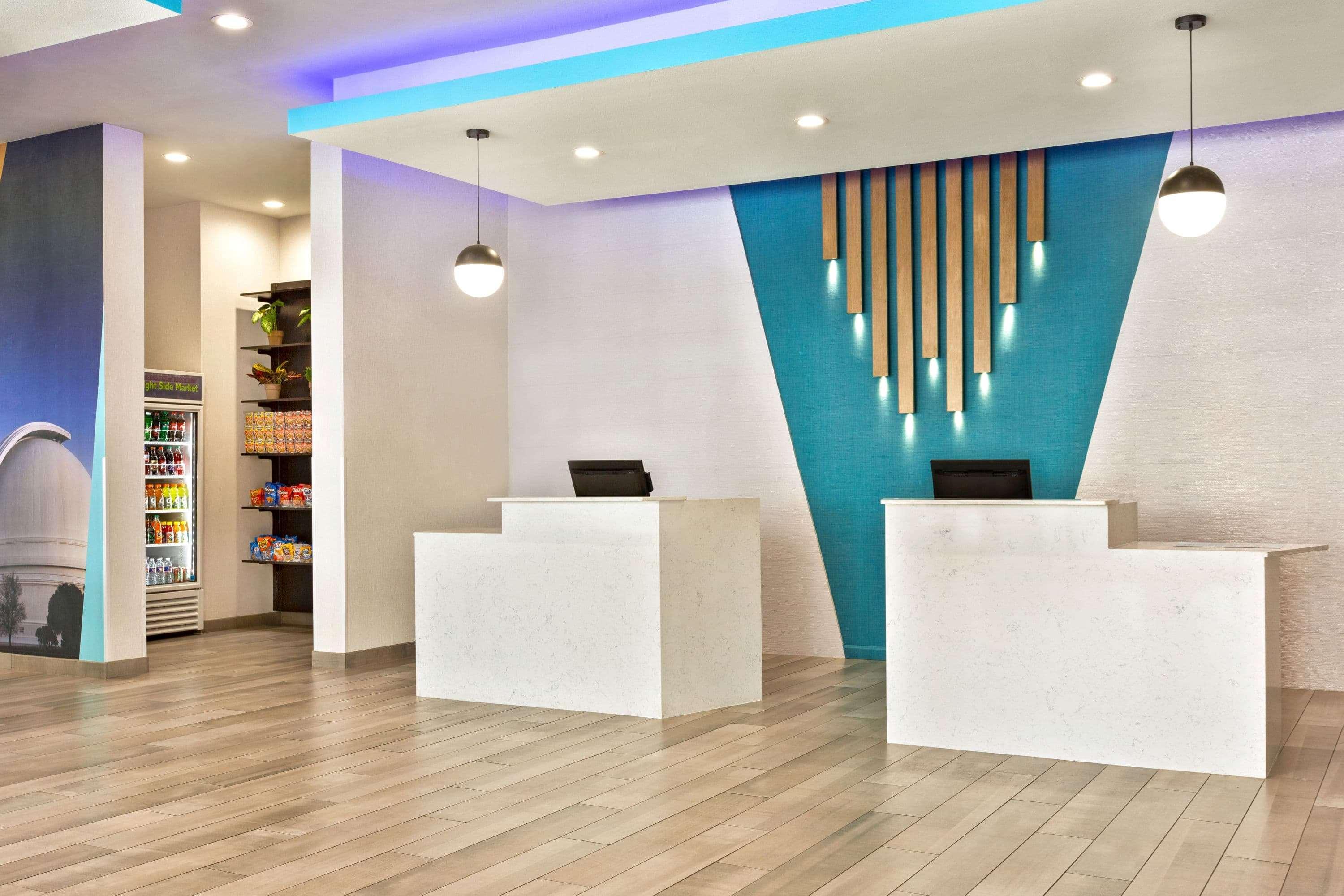 La Quinta By Wyndham Richmond-Sugarland Hotel Exterior photo